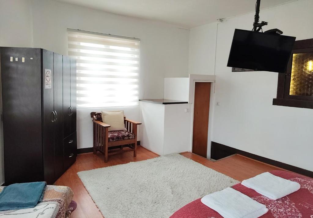 Hostal Cotroneo - 3