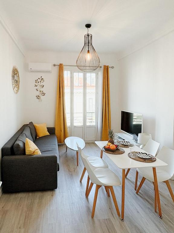 Elegant Apartment with Balcony, Central Nice - 1