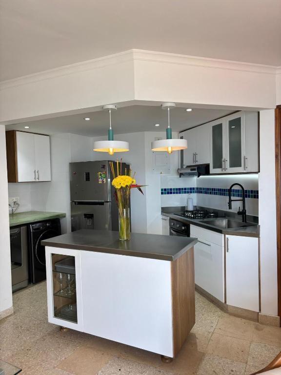 Apartamento frente al mar, cerca al centro histórico - 2