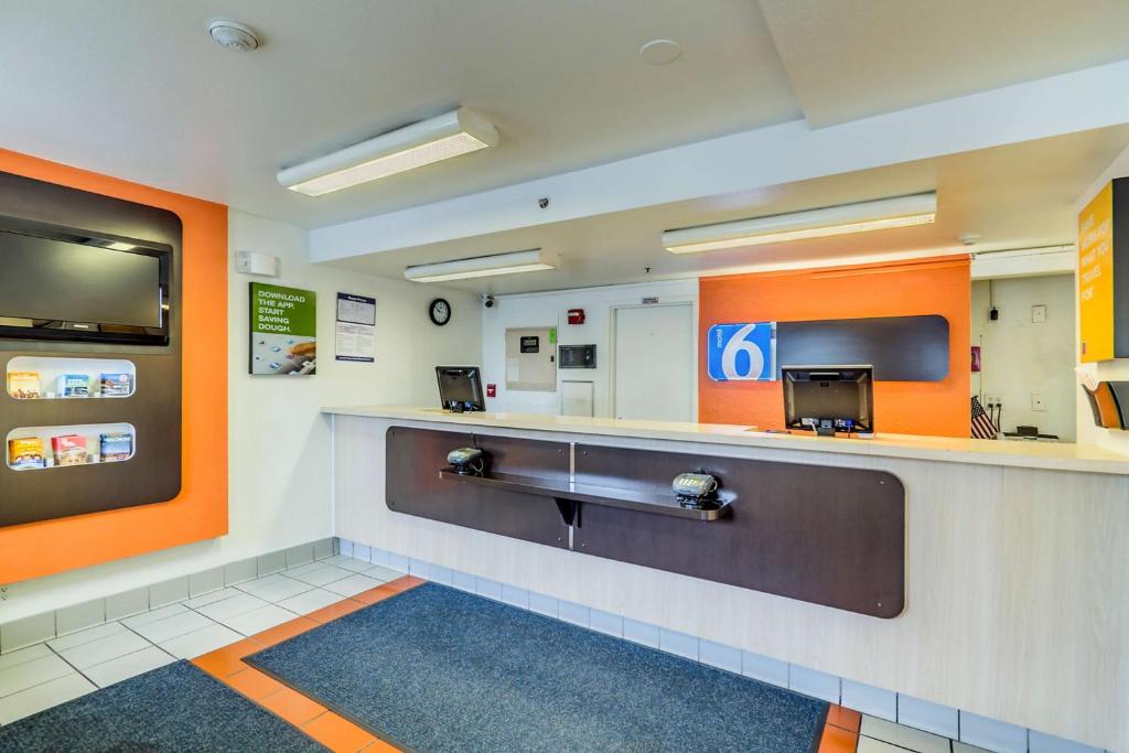 Motel 6-Linthicum Heights, MD - BWI Airport photo