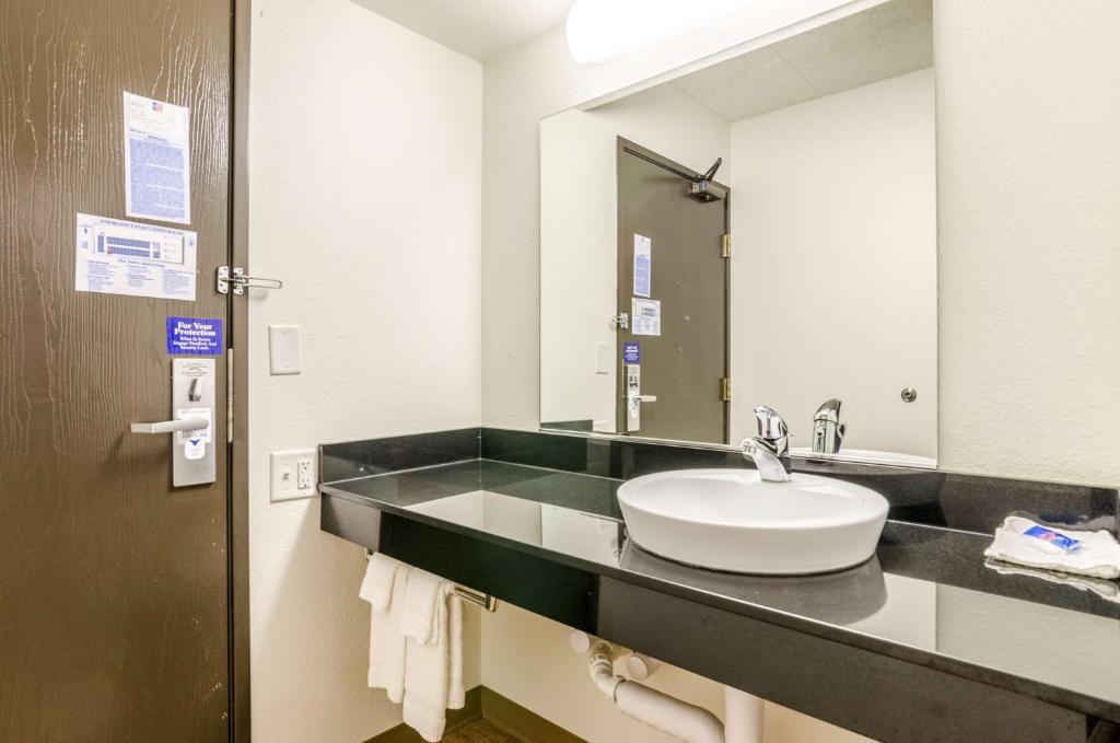 Motel 6-York, NE photo