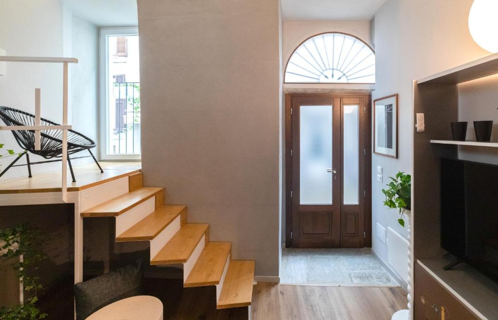 Casa degli Specchi- Duplex in Arona city center - By Guestaly - 4