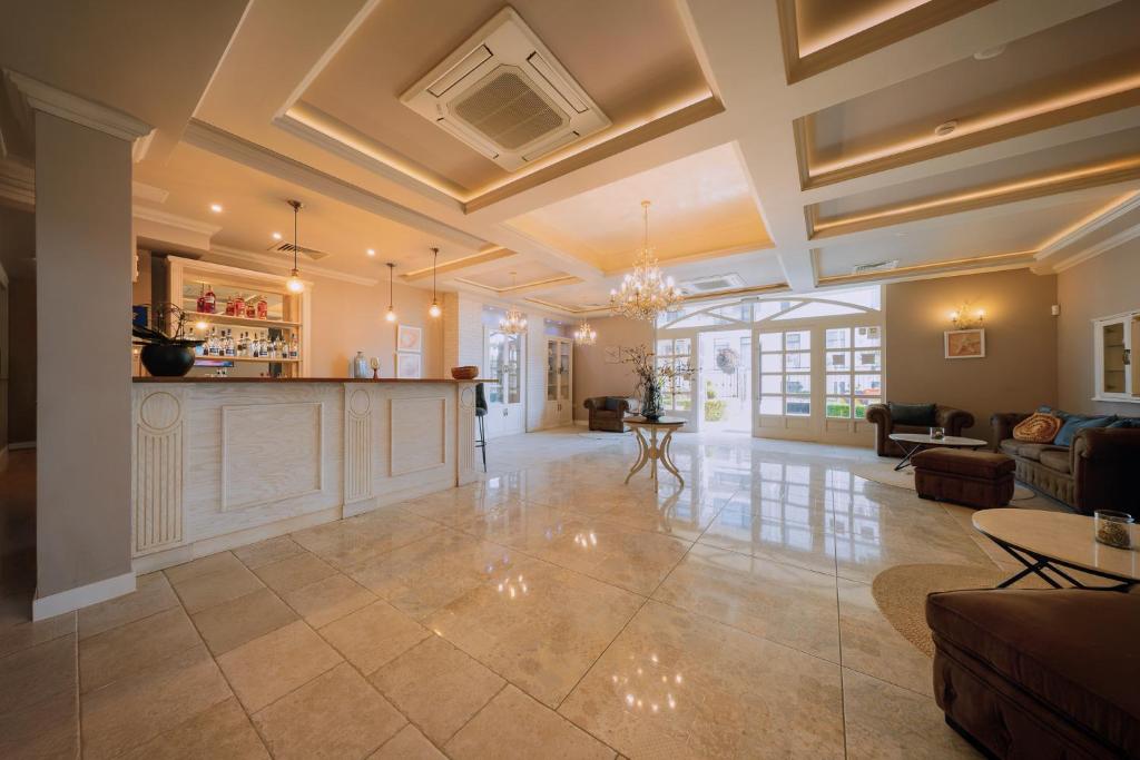 Sunny Castle Hotel - All Inclusive, Beach and Free parking — Kranevo, Dobrich