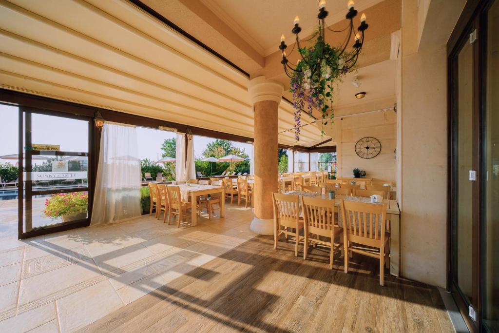 Sunny Castle Hotel - All Inclusive, Beach and Free parking — Kranevo, Dobrich