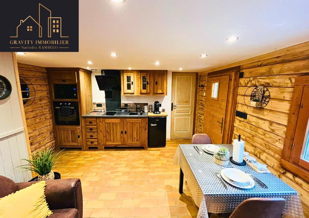 Petit chalet en bois avec mezzanine en montagne - 4