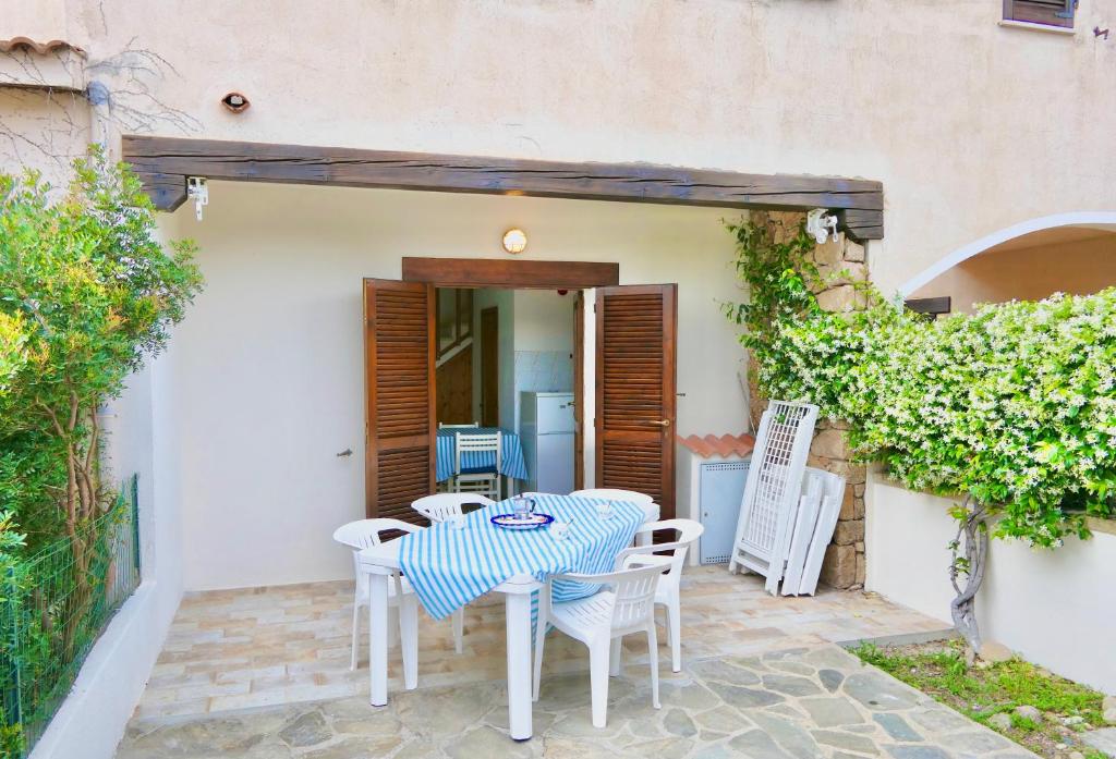 ISS Travel - Domo Cytonia 2-bedrooms apartment with private fenced terrace - 1