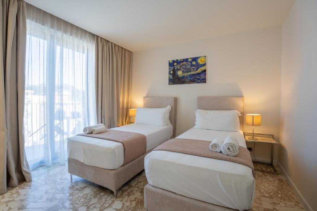 Durres Bay Hotel — Hotel rooms in Golem, Tirane
