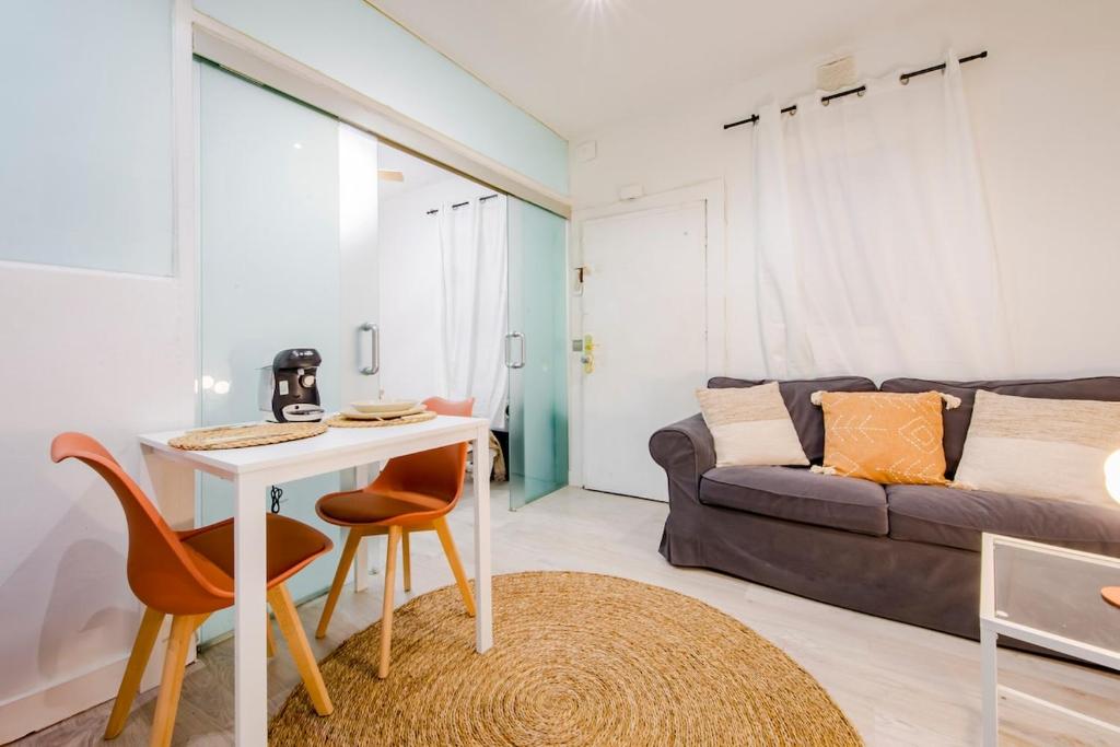 Private Embajadores Apartment - 1