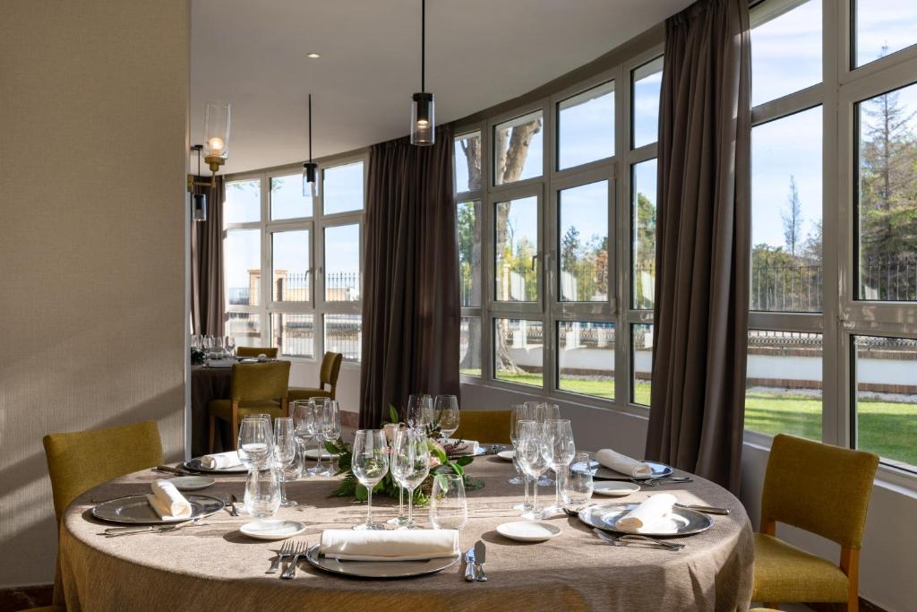 パラドール デ マンサナレス (Parador de Manzanares) レストラン