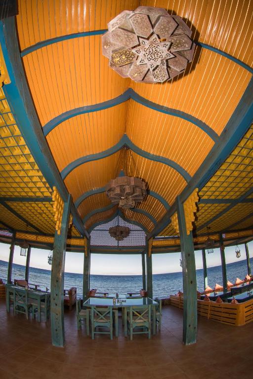 Shams Hotel & Dive Centre