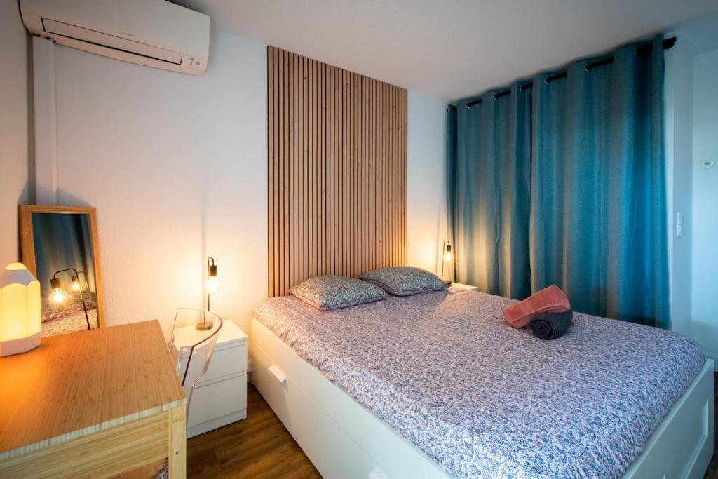 Golf & Lac Ponant grand 70m2 Clim Box Velos, Calme - 2