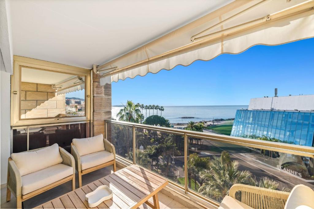 REF 2030- Cannes Croisette - Appartement vue mer à louer - 2