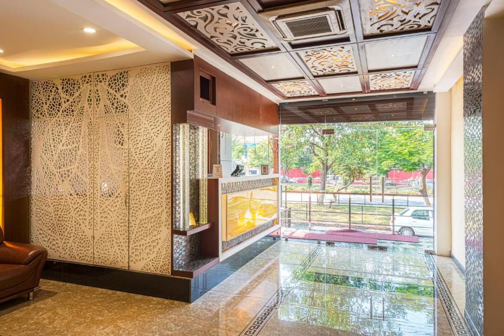 Treebo Empire エントランス