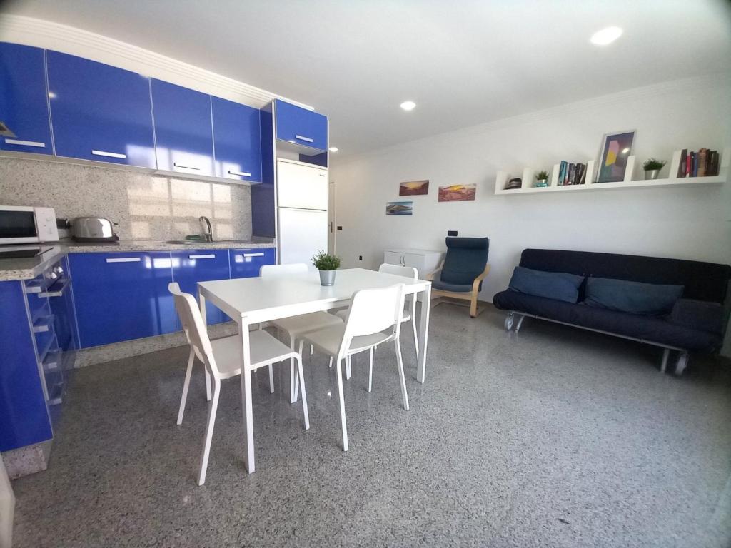 Apartment Ferienunterkunft Playa Chica Medano - by Interhome - 2