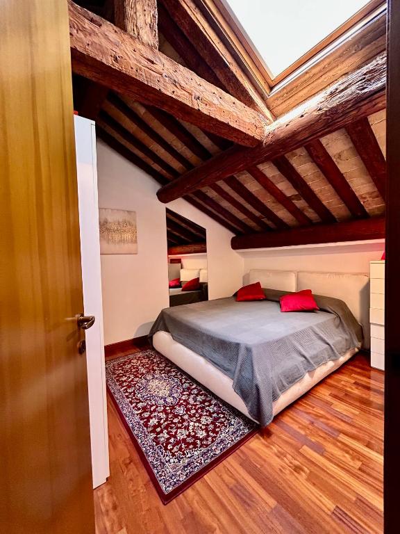 GuestHost - Elegant Apartment in Center of Padua - 2