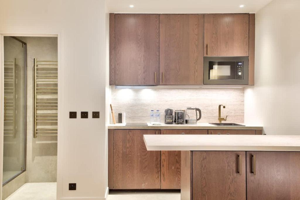 Sublime refurbished studio - 3