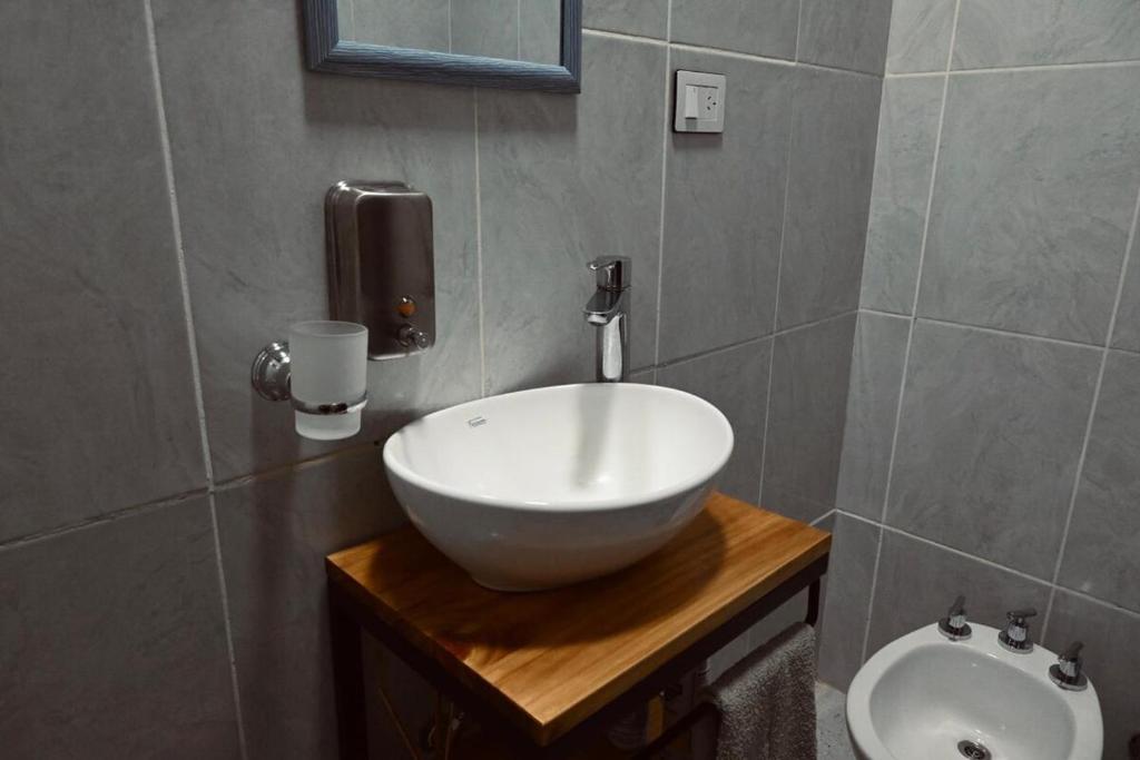 Casa en Luján, con cochera y a minutos de todo - 4