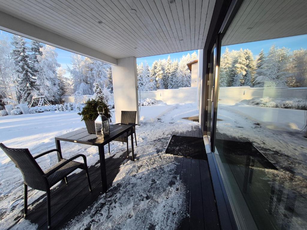 Eco-friendly stay with hot tub & panorama view 4