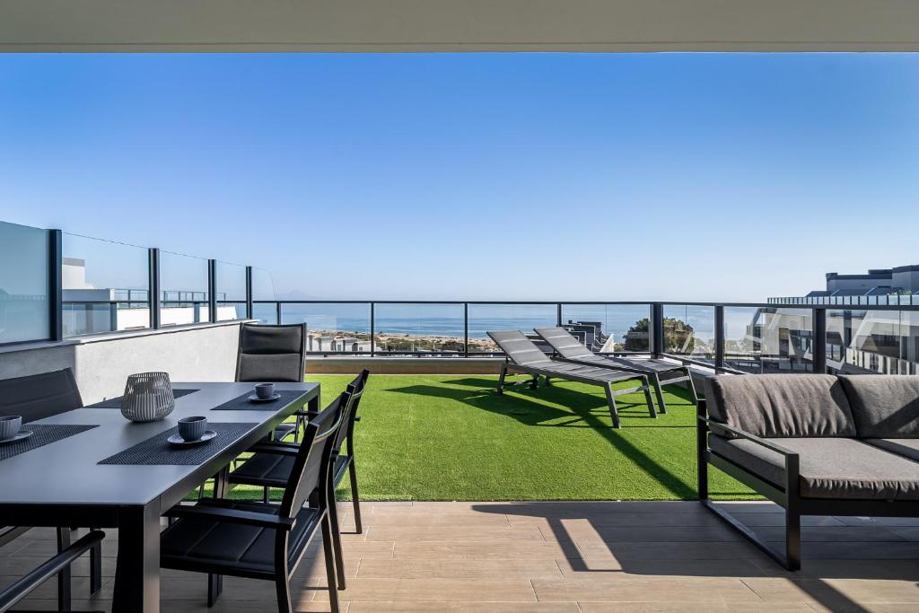 Iconic Sea View - 5