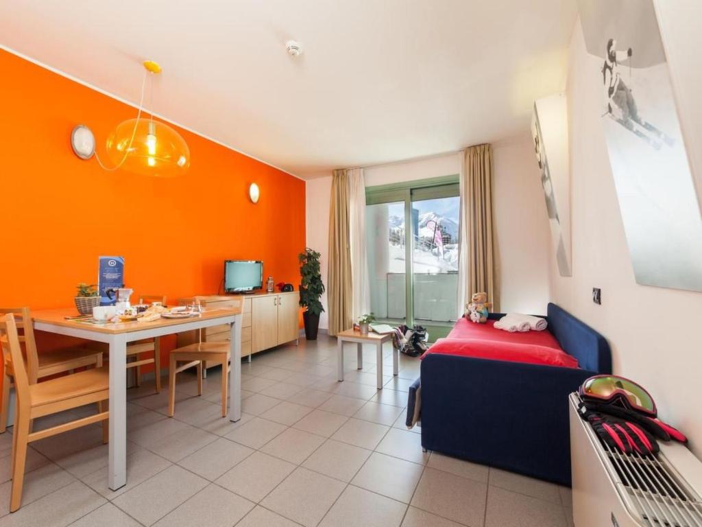 Apartment Teleo Vacanze - Olympisches Dorf Sestriere by Interhome - 3