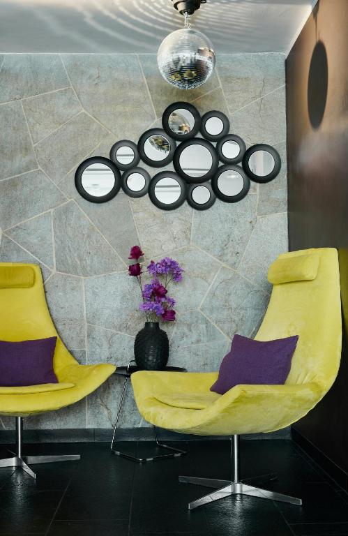 フロント・ロビー