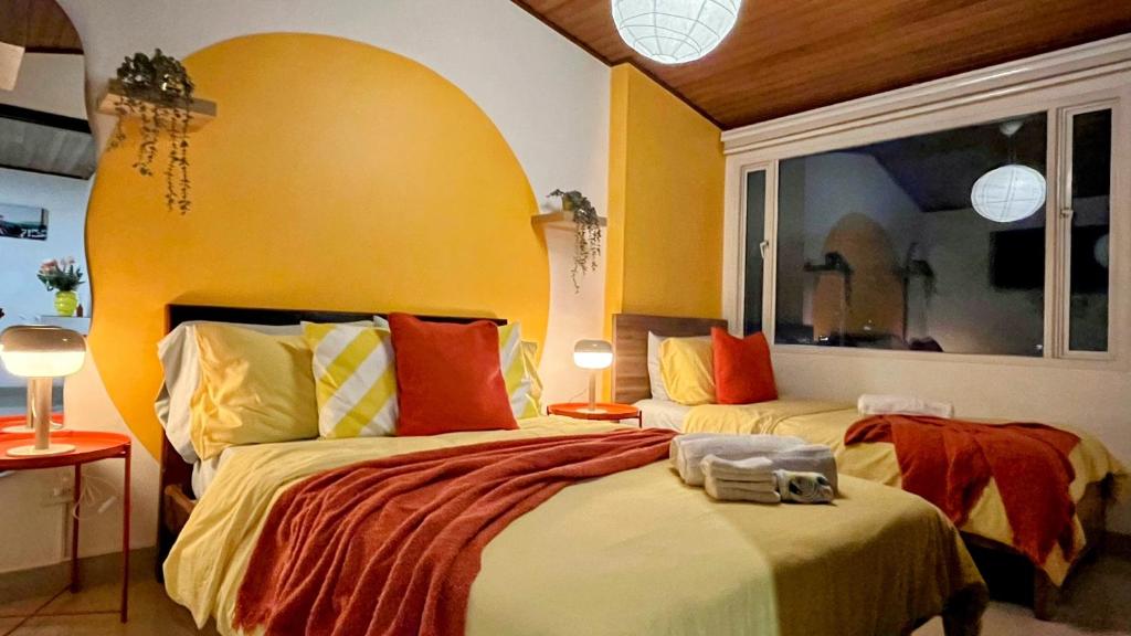 Luxury Triplex Penthouse with Balcony and Stunning Mountain Views - 5