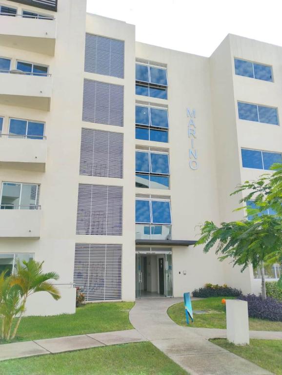 Apartment next to lagoon plus amenities - 4