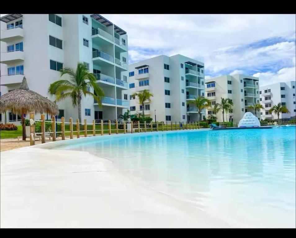Apartment with balcony overlooking the lagoon, beach and poo - 3