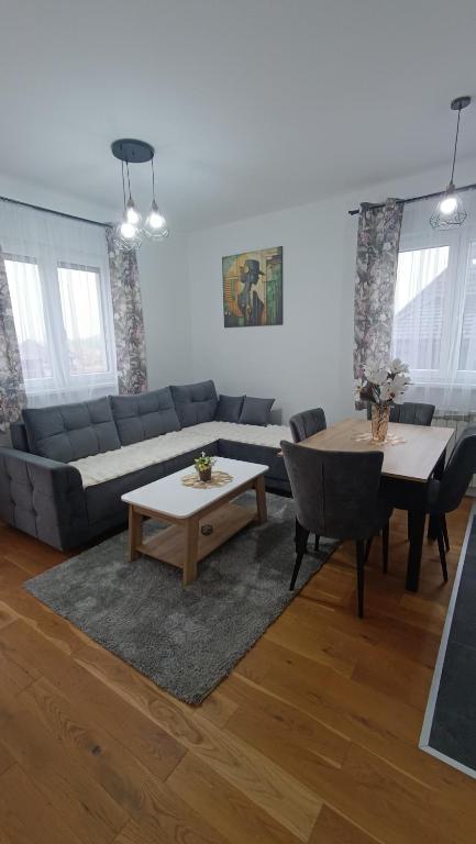 Aurea Elegant Lux Residence - 2