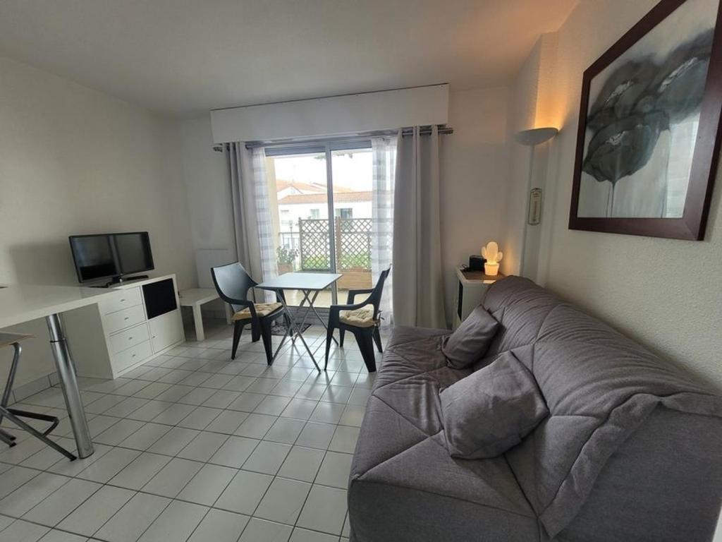Superbe T2 avec piscine, balcon, parking privé et proche mer à Saint-Jean-de-Monts - FR-1-777-11 - 2