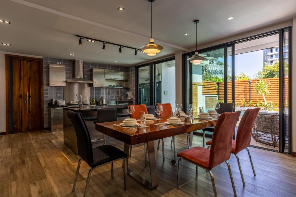 Vela Nimman 5BR Luxury Pool Villa