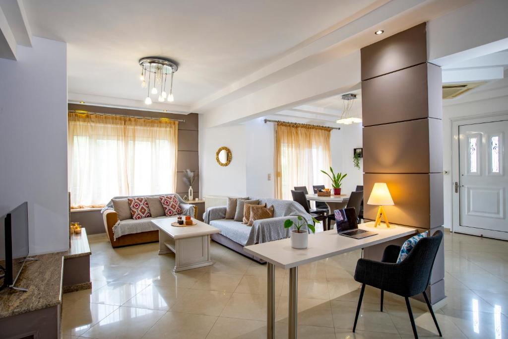 Seascape Village - Spacious 3-Bed Apartment with Private Garden and Parking 전경