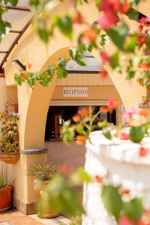Triscinamare Hotel Residence — Hotel building in Castelvetrano, Sicily