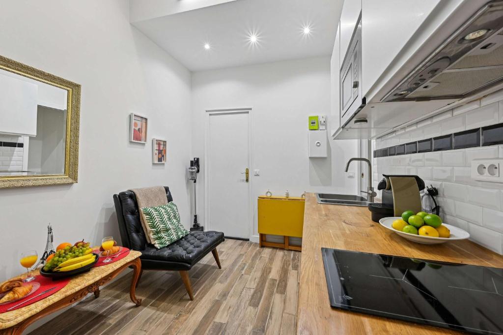 Luxembourg Gardens & Saint-Germain - 1BR - Paris Vacation Rental - 3