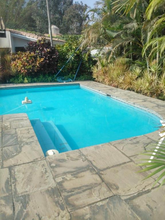 Nice country house with a swimming pool and large garden - 3