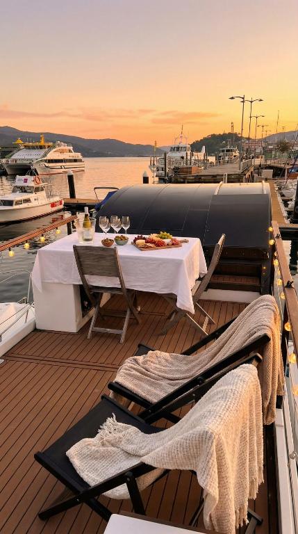 Marina Vigo Casa Flotante - Terraza Privada sobre el Mar - 1