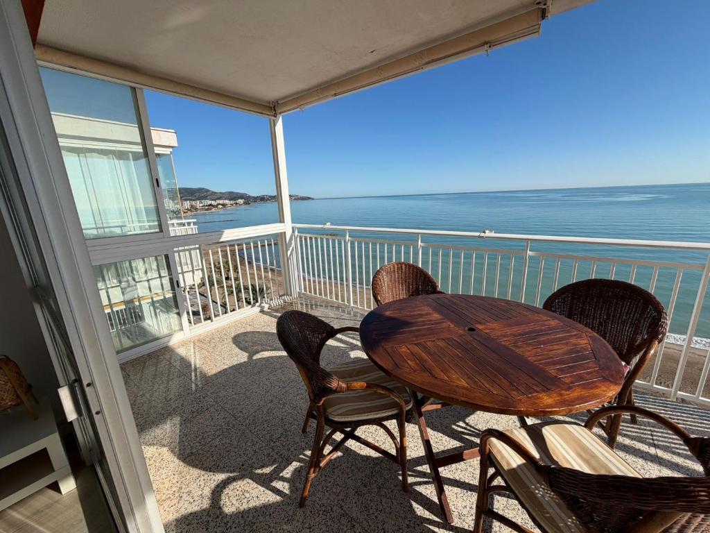 Exclusivo ático en primera línea del mar - 4