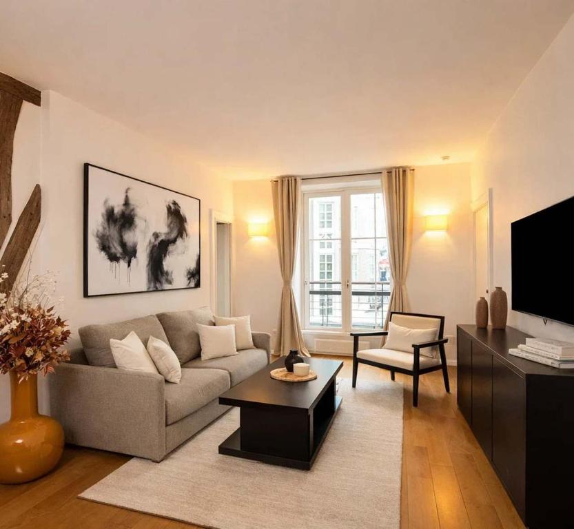Stunning Jardin du Luxembourg property with lift - 1