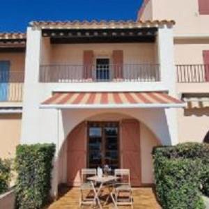 Maison unique au bord de l'eau sur l'Ile de la Marina - 3