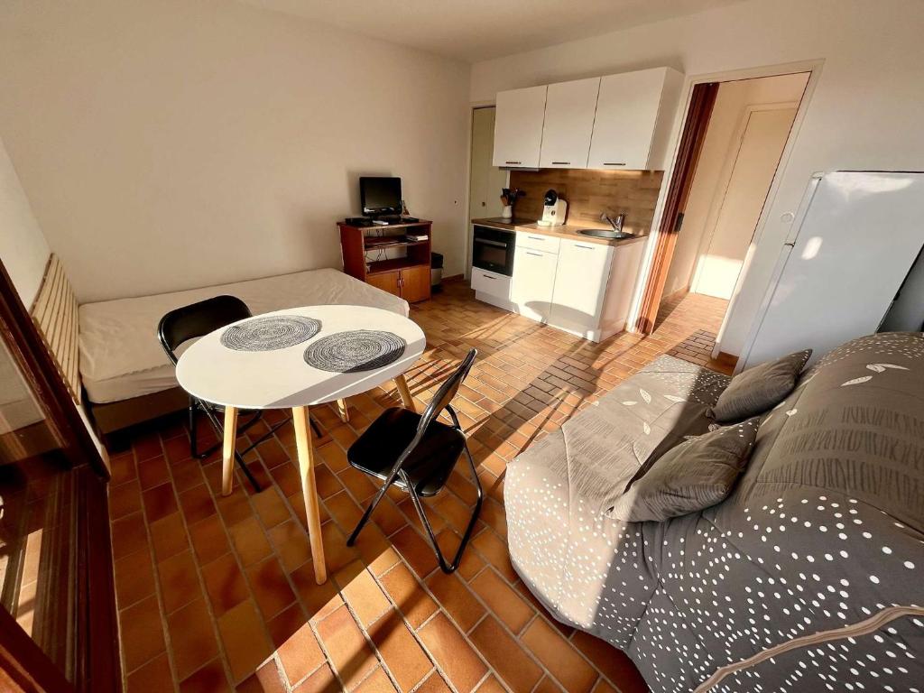 SA100-D207 Appt Studio 4 personnes SAINT AYGULF - 3