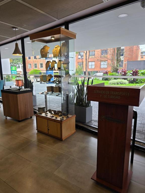 フロント・ロビー