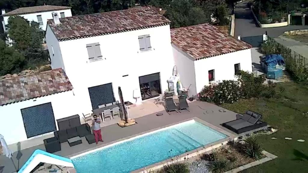 Air-conditioned villa with pool - 4 bedrooms - 2