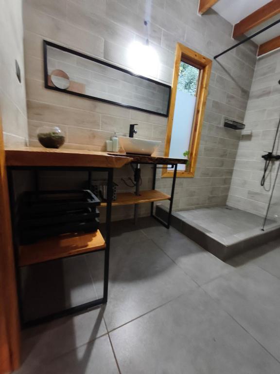 Tiny house en medio del bosque nativo - 3