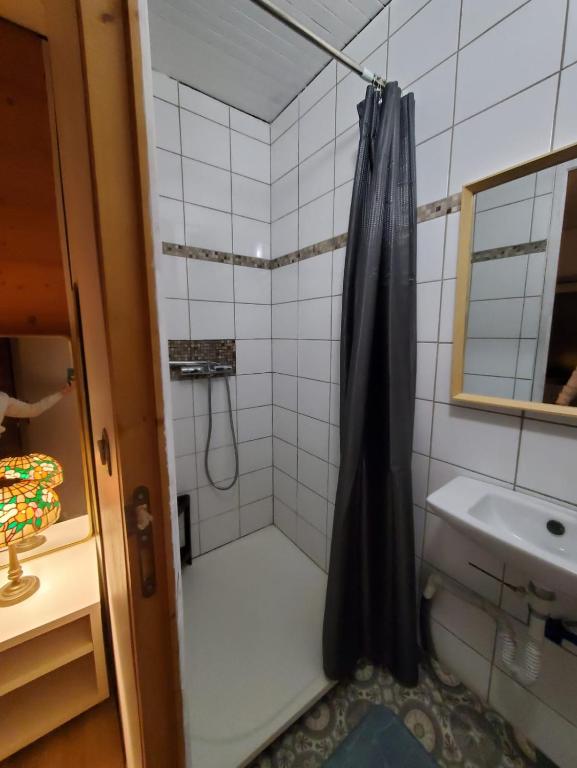 Chambre indépendante tout confort avec douche et WC privés - 4