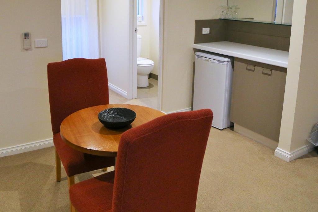 Allansford Hotel Motel photo