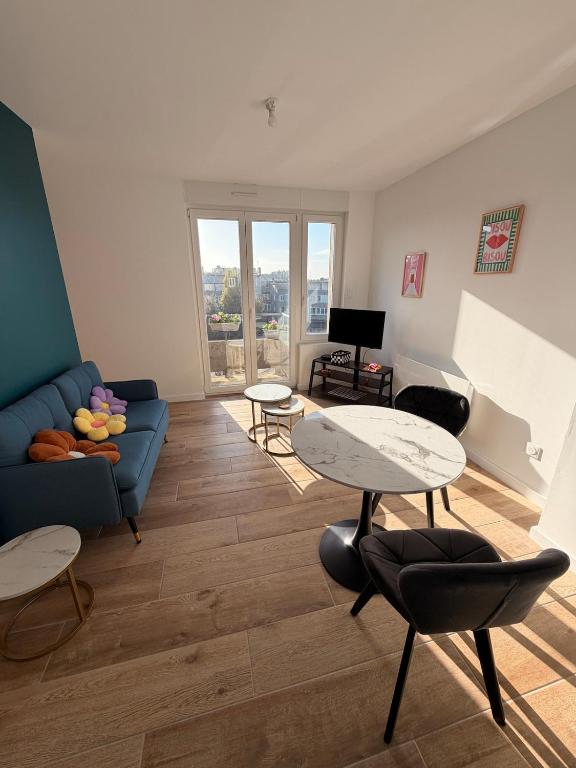 Duplex - pop et coloré - au cœur du centre ville - 1