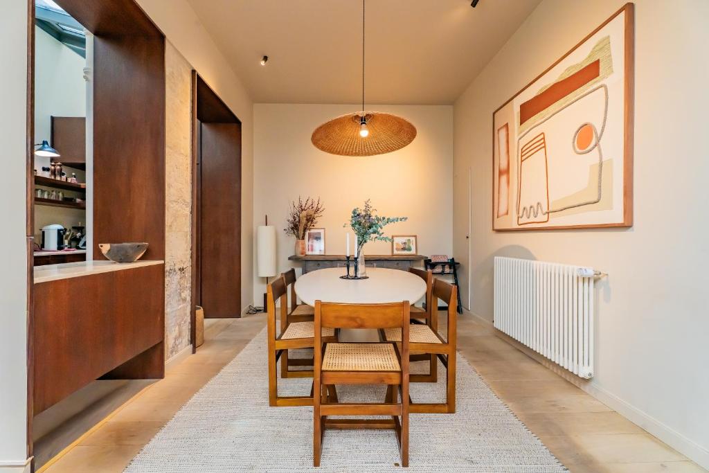 Elegant Triplex with Terrace & AC - Perfect for 6 Guests - 4
