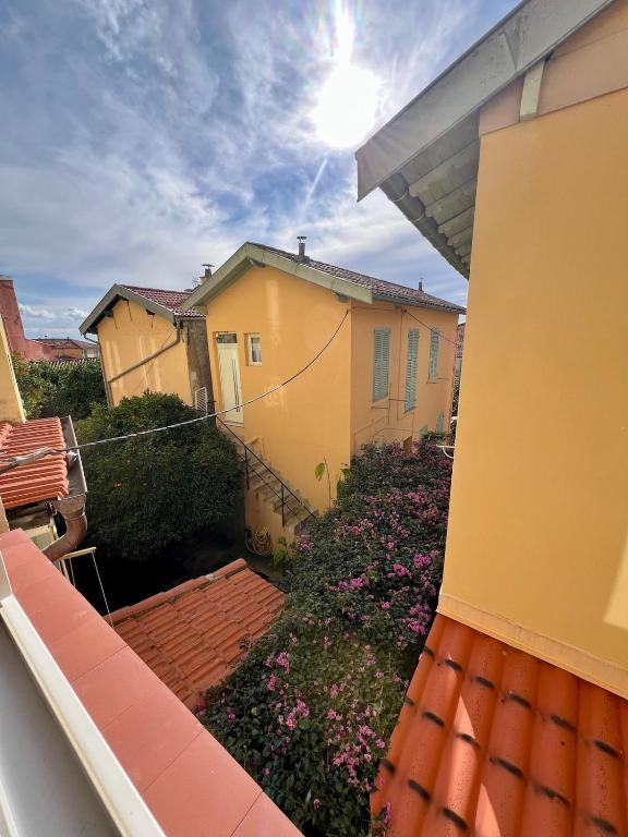 L'endroit idéal à 30m de la basilique au coeur de menton - 2