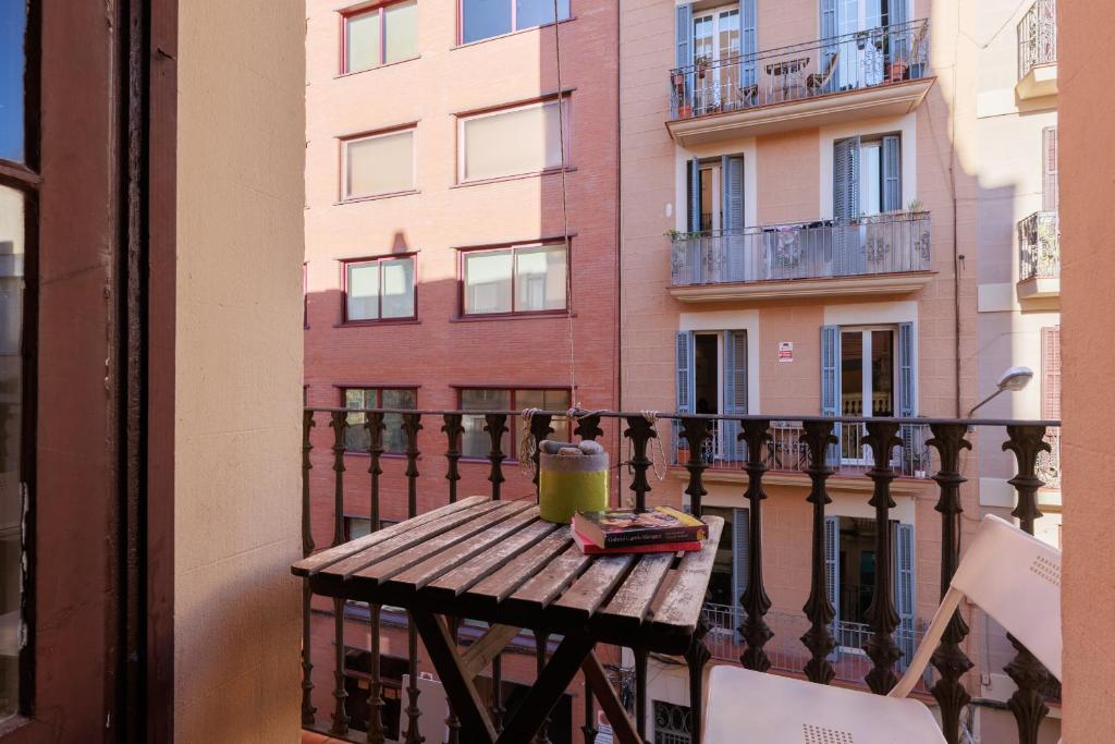 ApartEasy - Turo Park with lovely balcony - 3