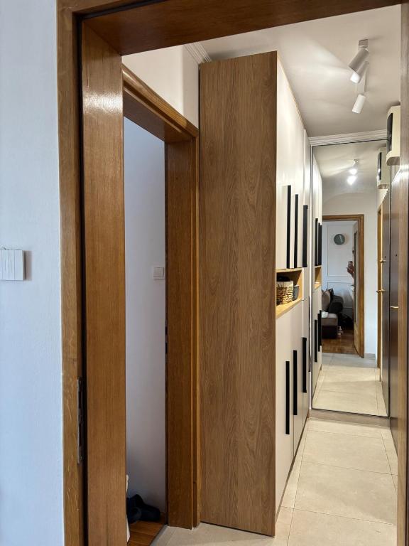 Modern apartment plus FREE parking , near city center, shopping center Big and city quarter - 4